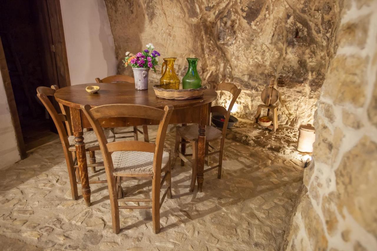 Case-Grotte Degli Avi, Esperienza Abitativa In Grotta Modica Bagian luar foto