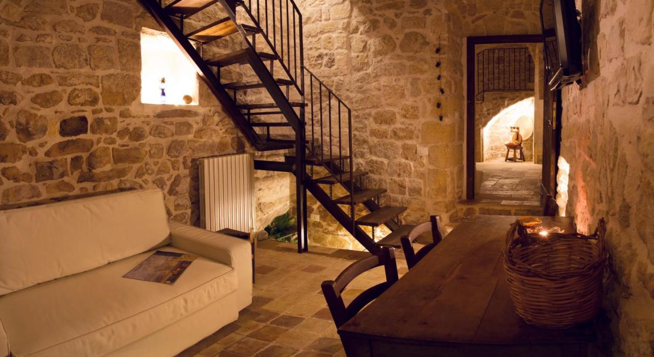Case-Grotte Degli Avi, Esperienza Abitativa In Grotta Modica Bagian luar foto