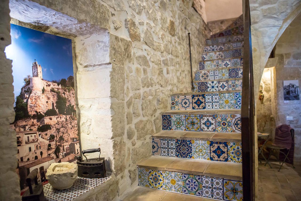 Case-Grotte Degli Avi, Esperienza Abitativa In Grotta Modica Bagian luar foto