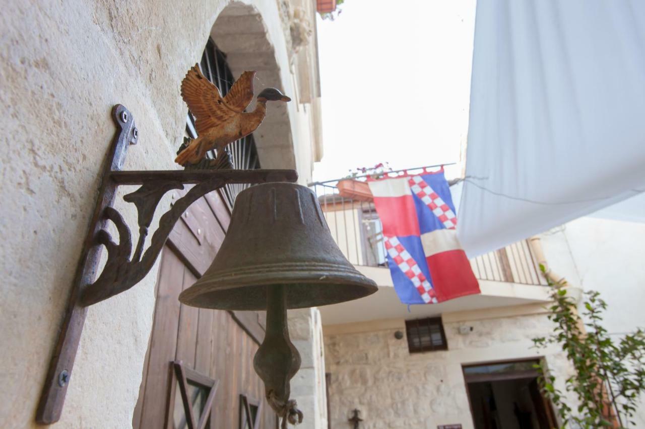 Case-Grotte Degli Avi, Esperienza Abitativa In Grotta Modica Bagian luar foto