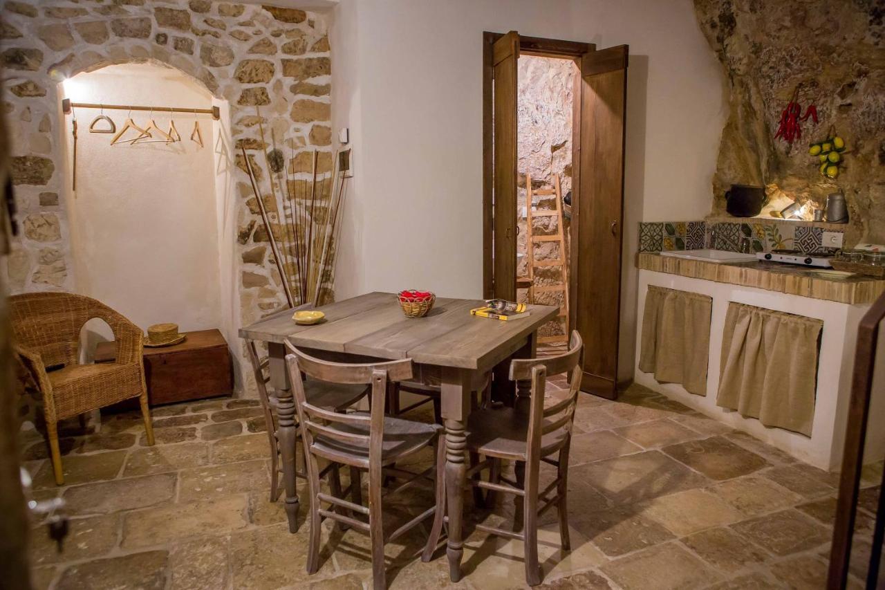 Case-Grotte Degli Avi, Esperienza Abitativa In Grotta Modica Bagian luar foto