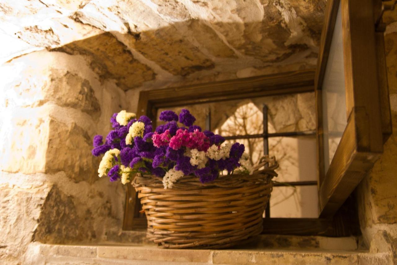 Case-Grotte Degli Avi, Esperienza Abitativa In Grotta Modica Bagian luar foto